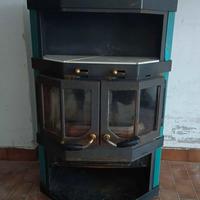 Stufa in maiolica con doppia porta