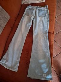 jeans a zampa