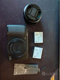 Fotocamera Ricoh Gr IIIx con accessori