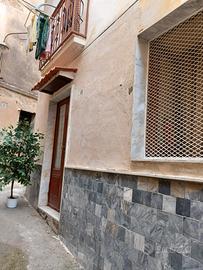 Casa su 3 piani e terrazza