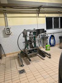Ribaltatore manuale per caseifici
