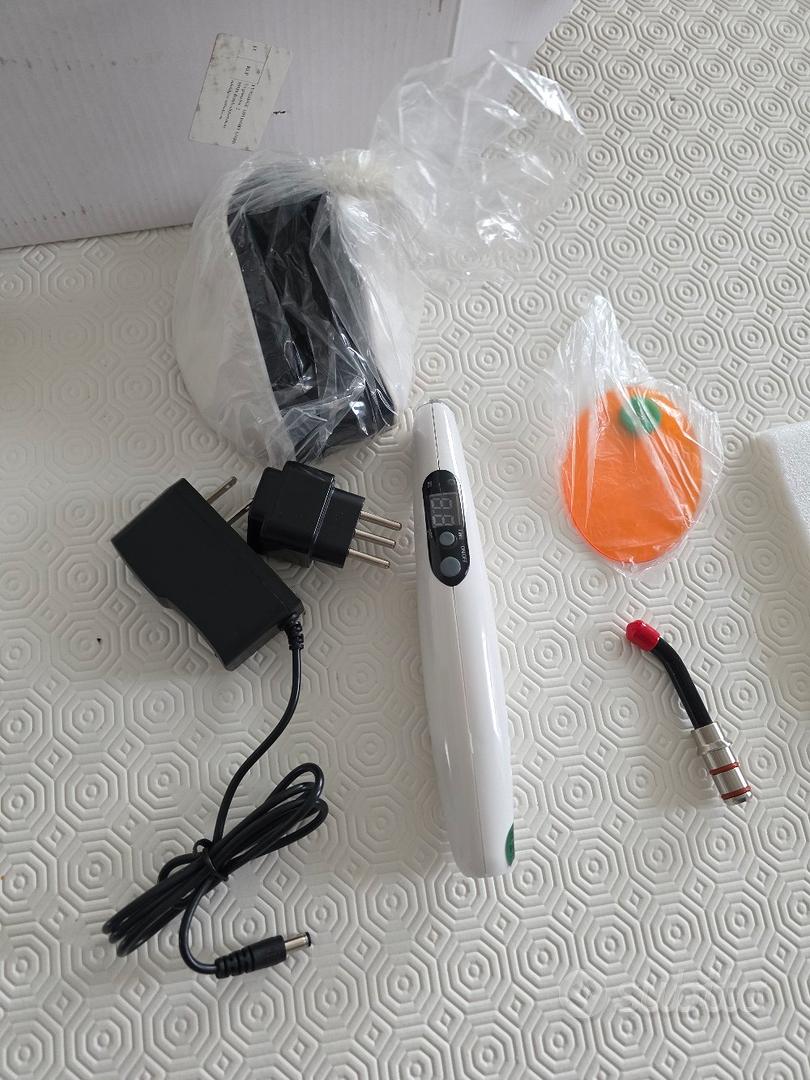 Lampada di Polimerizzazione Starlight Pro: Silenziosa, wireless e con