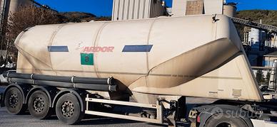 Cisterna per scarico cemento