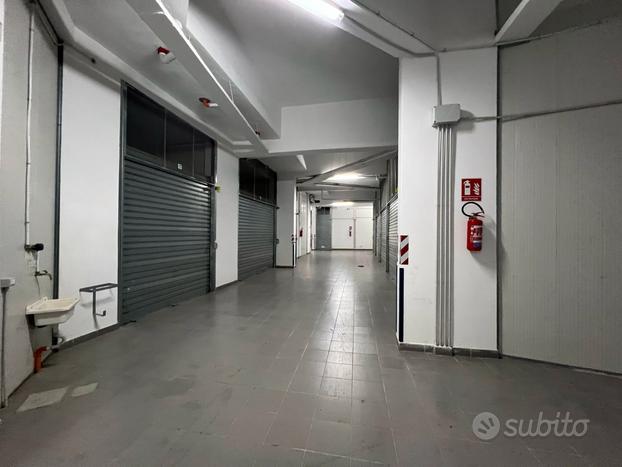 Box Auto Garage Uditore con soppalco h4,6m