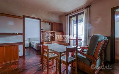 BILOCALE CON TERRAZZO !!