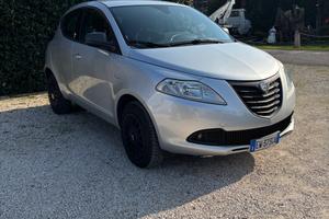 Lancia Ypsilon 0.9 TwinAir 85 CV 5 porte Metano Ec