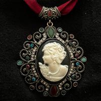 Ciondolo cammeo argentato