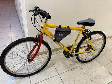 Mountain Bike Shadow con cambio manuale