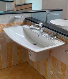 Lavabo con miscelatore