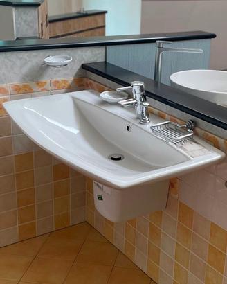 Lavabo con miscelatore