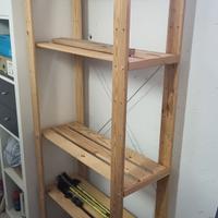 Scaffalatura in legno grezzo