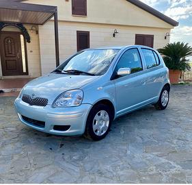 Toyota Yaris Blue 1.000