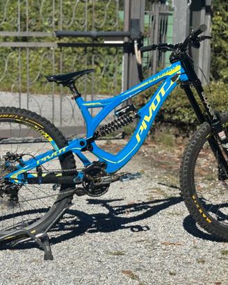 Pivot Phoenix DH