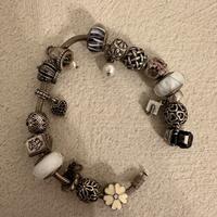 PANDORA BRACCIALETTO CON CHARMES