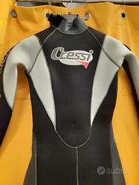 Muta donna per sport acquatici