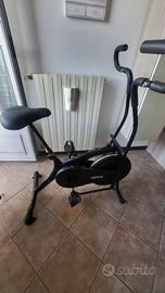 Cyclette con manubrio sincronizzato