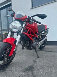 Ducati Monster 696