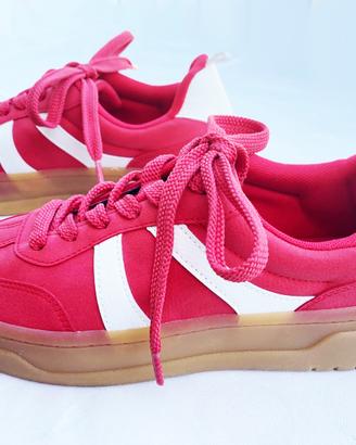 scarpe rosse nuove
