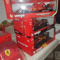 Modellini Ferrari + Cappellino Ferrari +Annuari SF