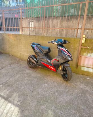 Aprilia SR 50 r (70 tpr)