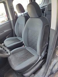 Sedile anteriore sx FIAT DOBLO del 2011