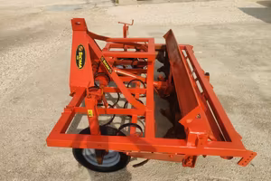 Fresa Sicma con erpice per trattore agricolo