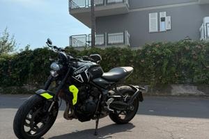 Triumph trident 660