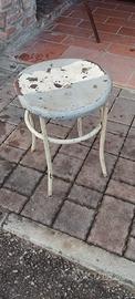 sgabello in ferro vintage 