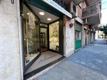 NEGOZIO A ROMA