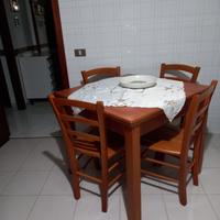 Tavolo con sedie