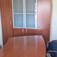 Armadio a 4 ante con due vetrine