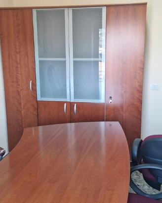 Armadio a 4 ante con due vetrine