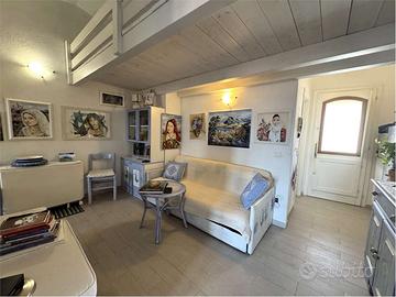 Porto San Paolo in centro monolocale con soppalco