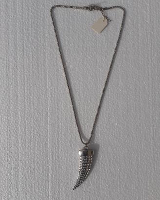 collana con ciondolo a corno con strass