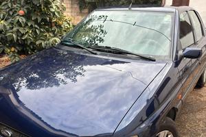 Ford Escort 1.6i Ghia 5p