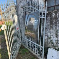 Cancello e cancelletto in ferro battuto