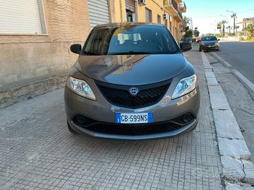 Lancia Ypsilon 1.2 69 CV 5 porte S&S Platinum
