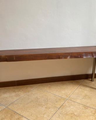 Mobile basso in legno e metallo