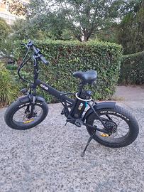 Bicicletta elettrica pieghevole