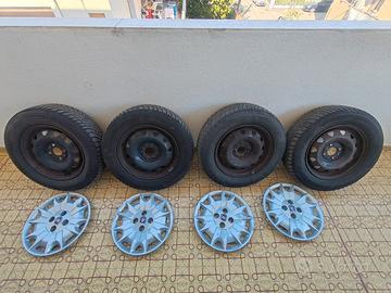 4 cerchi in ferro con borchie Fiat 