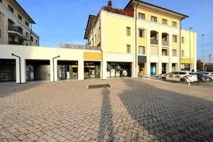 NEGOZIO A BAGNOLO MELLA