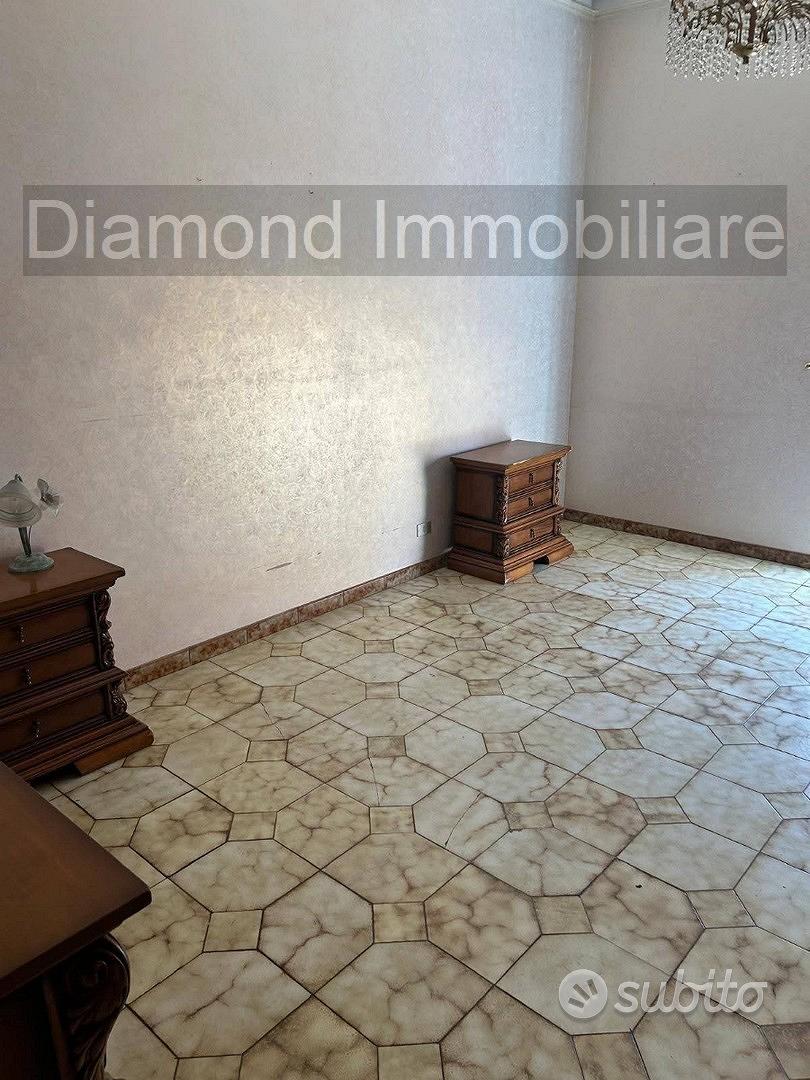 Appartamento con terrazza ad Aci Catena - Vista 3