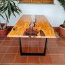 tavolo-in-legno-e-resina-trasparente-