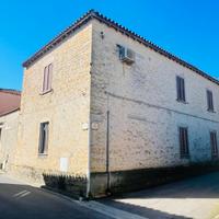 Villanovafranca - Casa indipendente con cortile