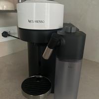Macchina caffé Nespresso Vertuo Latttissima Bianca