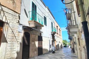 3 LOCALI A BARLETTA