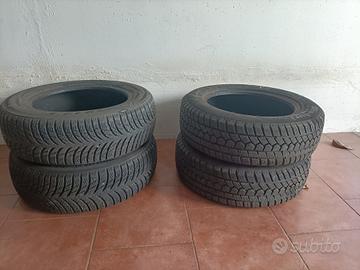 Gomme invernali quasi nuove 185/65 R15 88T
