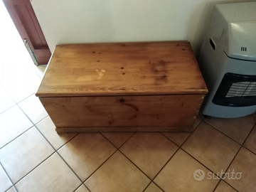Cassapanca in legno
