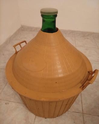 Damigiane vintage perfette per vino, olio o altro