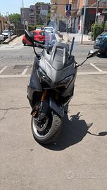 Scooter tmax yamaha 560 tech max